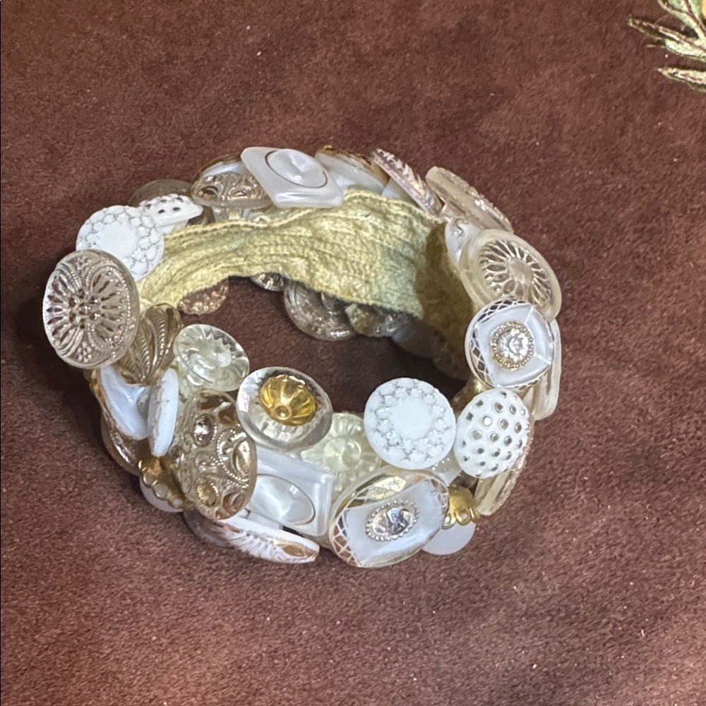 White / Gold Button Stretch Bracelet - image 4